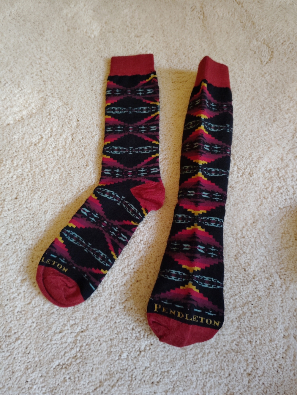 NEW Pendleton Black, Red & Yellow Geometric Crew Socks